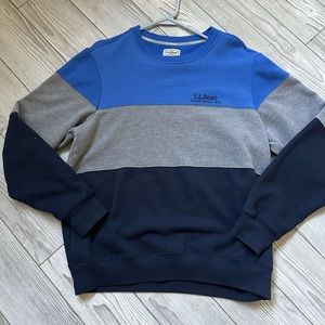 Rarely worn L.L bean sweatshirt / FEEL FREE TO SEND OFFERS